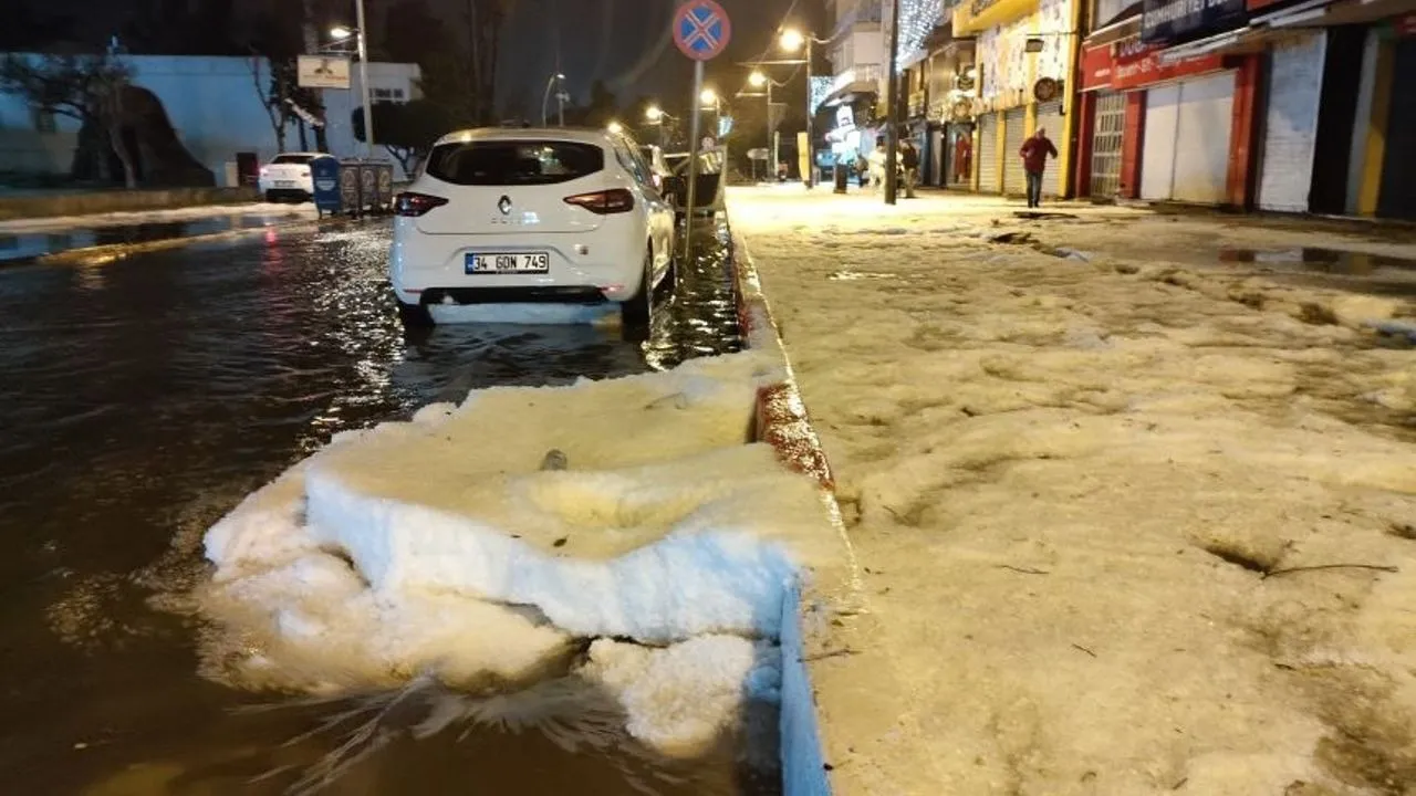 Antalya’da Hortum ve Dolu Anları Böyle Görüntülendi - Antalya Haber