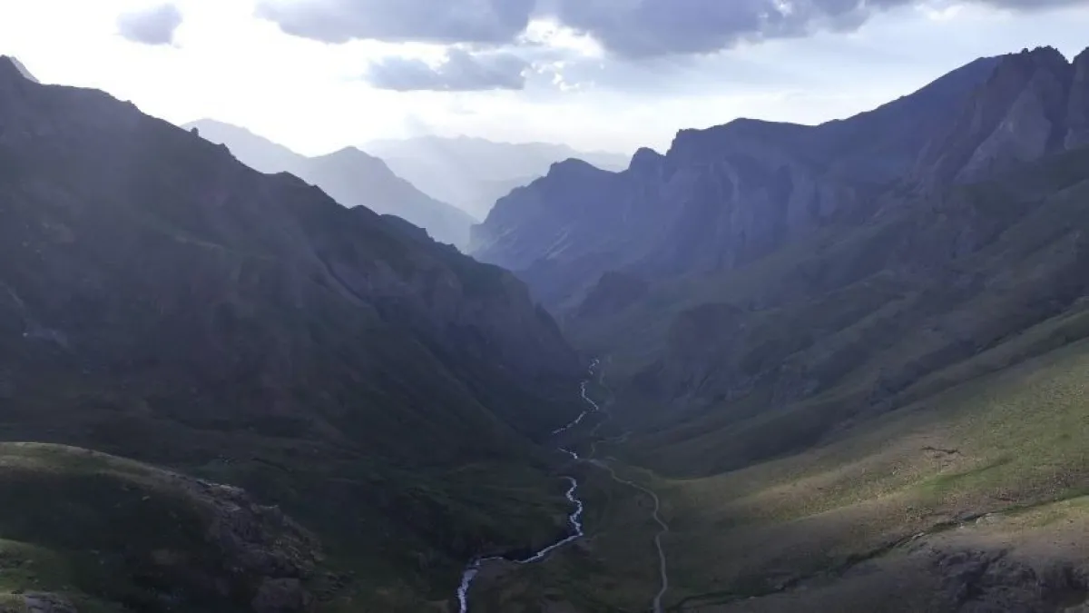Cennet ve Cehennem Bir Arada! Hakkari Cennet Cehennem Vadisi Doğaseverlerin Uğrak Noktası - Antalya Haber
