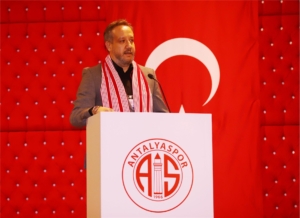 Antalyaspor’da güven tazelenmeyecek Sinan Boztepe ile yola devam
