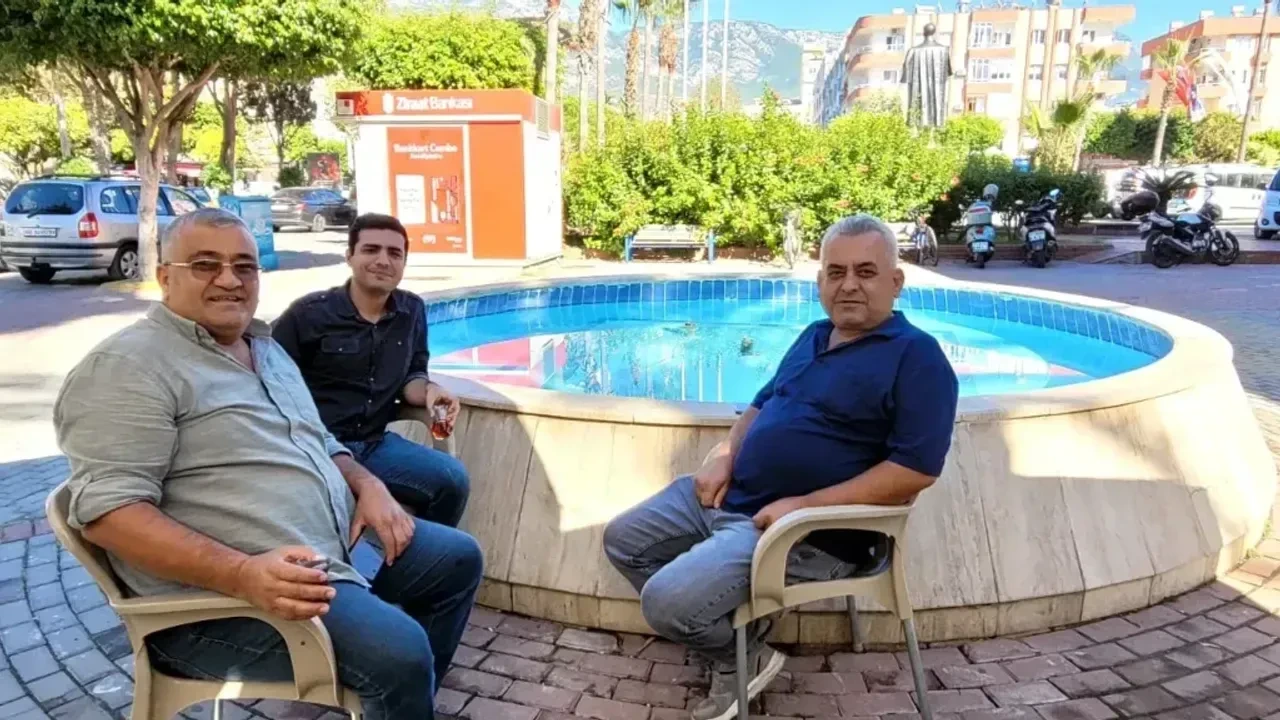 Alanya’da Eski Muhtardan Emekliler Kahvesine Tam Not