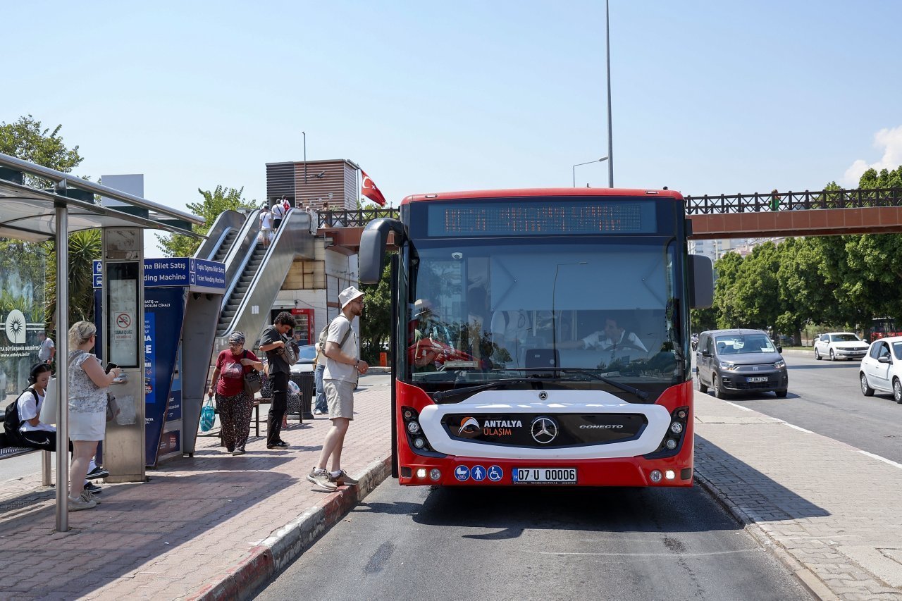 Antalya Büyükşehir Belediyesi’nden Toplu Tasima Araçları Ile İlgili Açıklama