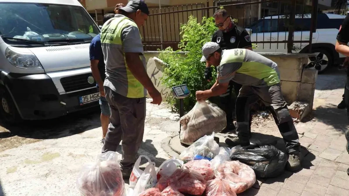 Antalya'da Son Kullanma Tarihi Bulunmayan ve Süresi Geçmiş 152 Kilo Et ile 20 Bidon Turşuya El Konuldu - Antalya Haber
