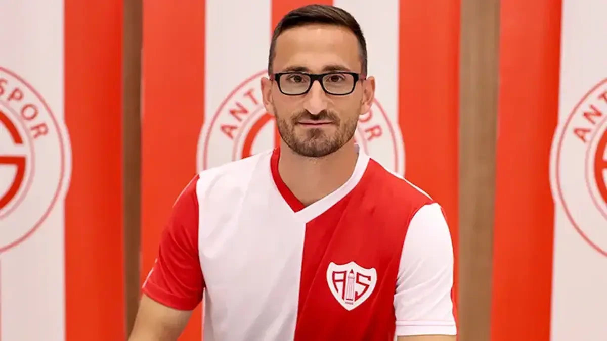 Antalyaspor, Soner Dikmen ve Erdoğan Yeşilyurt ile Yeni Sözleşme İmzaladı - Antalya Haber