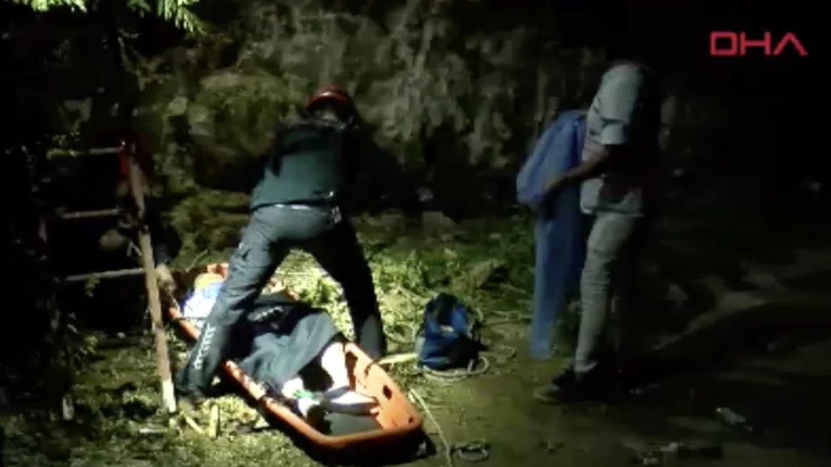 Antalya'da Yanlış Yola Giren Turist Çukura Düştü - Antalya Haber