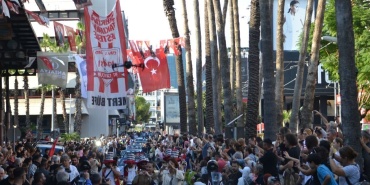 Altın Portakal Film Festivali Kortejinden Kareler