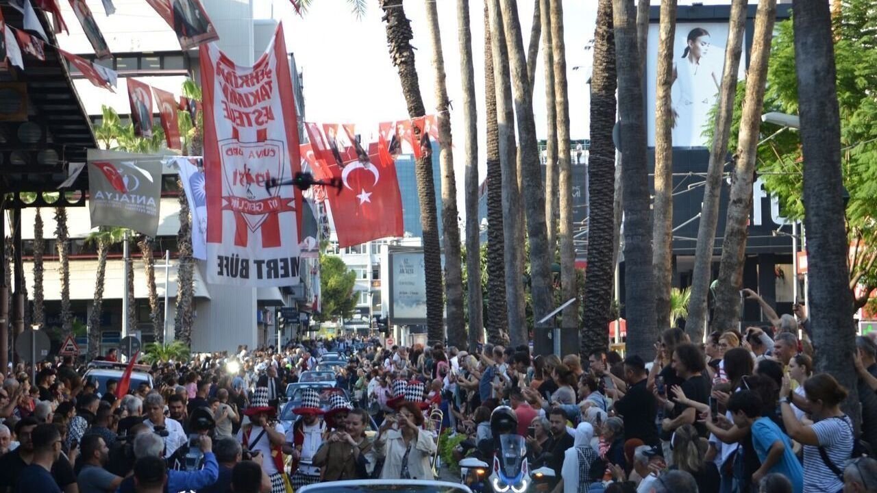 Altın Portakal Film Festivali Kortejinden Kareler