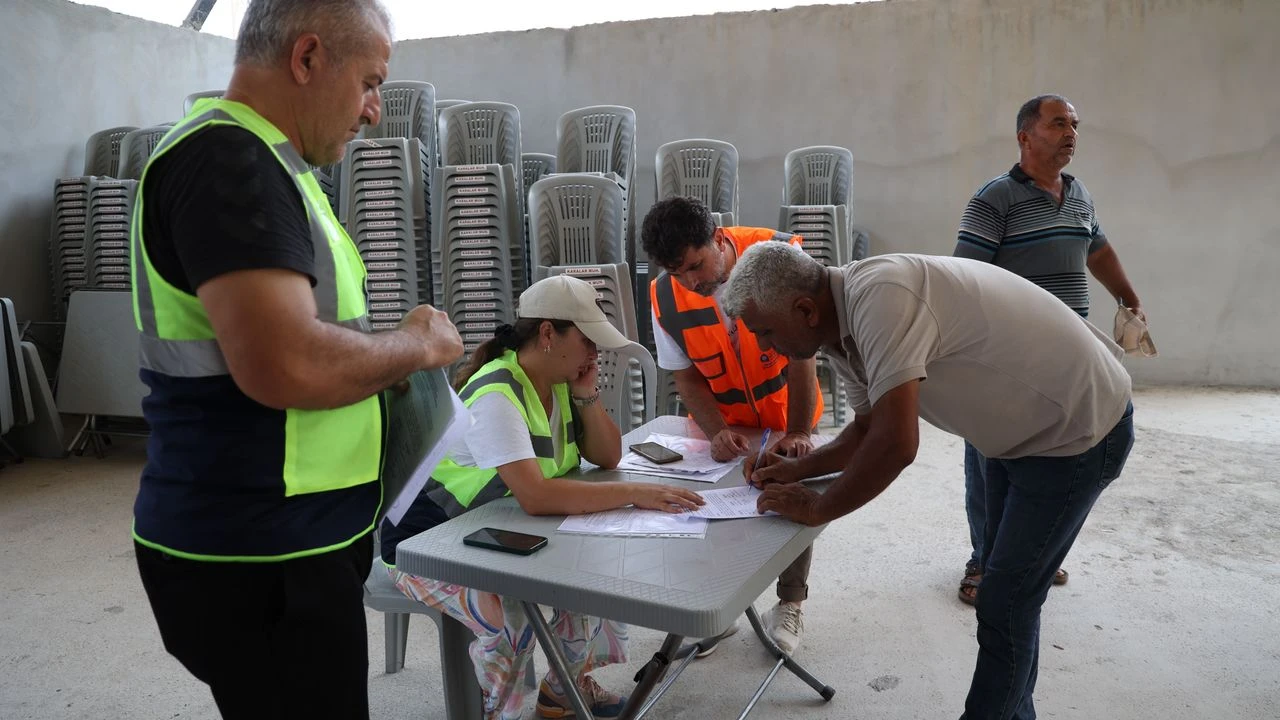 Antalya Büyükşehir Belediyesi Vatandaşları Zor Gününde Yalnız Bırakmadı