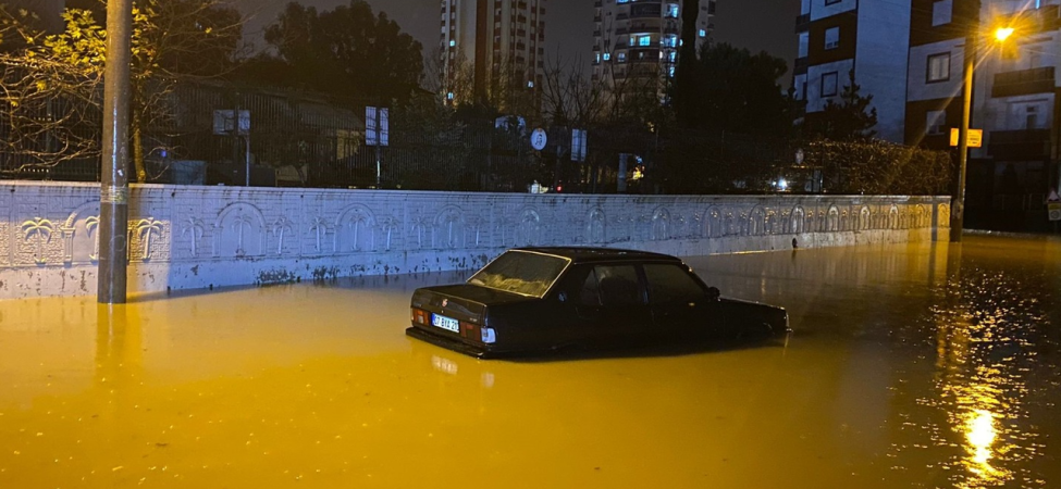 Antalya Sular Altında Kaldı! İşte O Görüntüler...