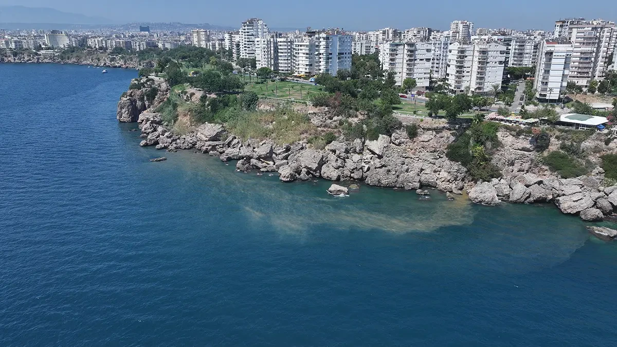 Antalya'da Falez Parkı'nda Denize Atık Su Sızıntısı - Antalya Haber