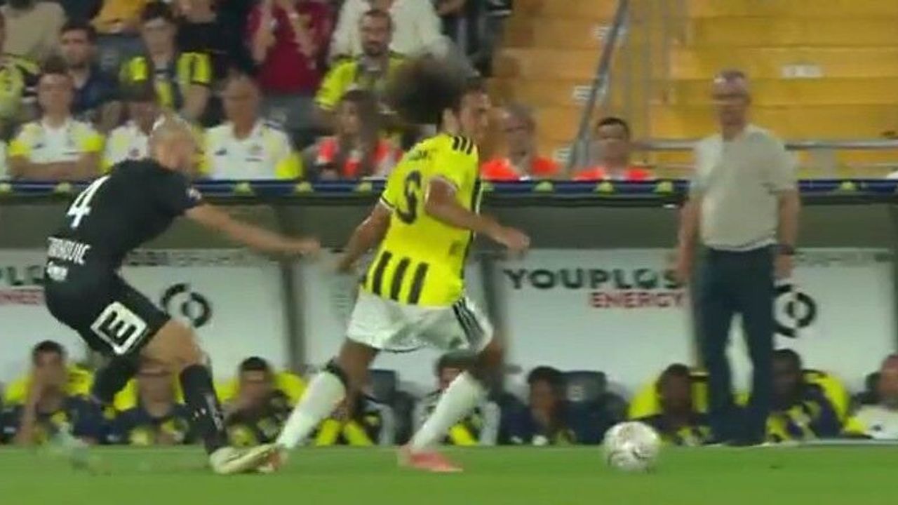 Fenerbahçe Bu Pozisyonda Kırmızı Kart Bekledi! Pozisyonu İzle