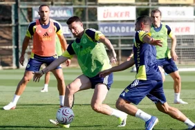 Fenerbahçe Sturm Graz Maçı Saat Kaçta, Hangi Kanalda? Muhtemel 11'ler