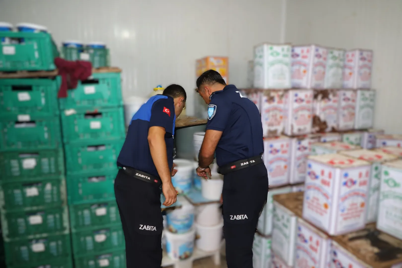Aksu’da 15 Ton Tarihi Geçmiş Süt Ürününe El Konuldu