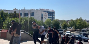 Kadın Kıyafeti Giydirip Şantaj Yaptılar