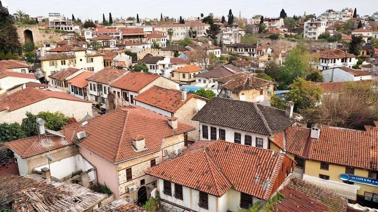 Kaleiçi'ni Alışveriş Merkezine Dönüştürmeye Çalışıyorlar