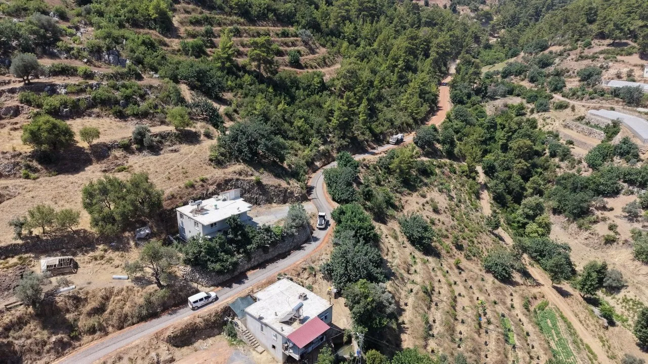 Karalar Hüseyinli’ye Tarihinde İlk Asfalt