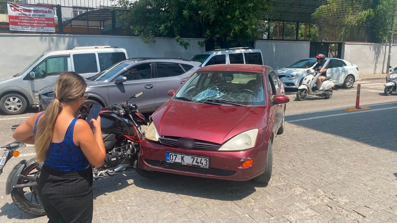 Kaza Yapan Sürücüler Lise Arkadaşı Çıktı