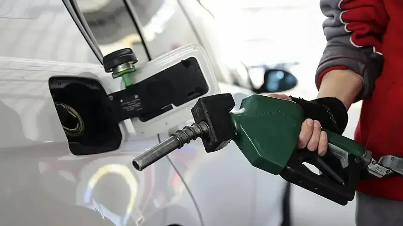 Motorin Fiyatları Gece Düşüyor
