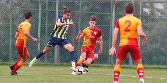 Trabzonspor, Fenerbahçe’nin Genç Yıldızını Transfer Etti! Resmen Açıklandı