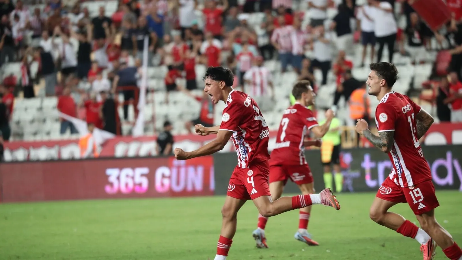 Antalyaspor Evinde Mağlup - Antalya Haber
