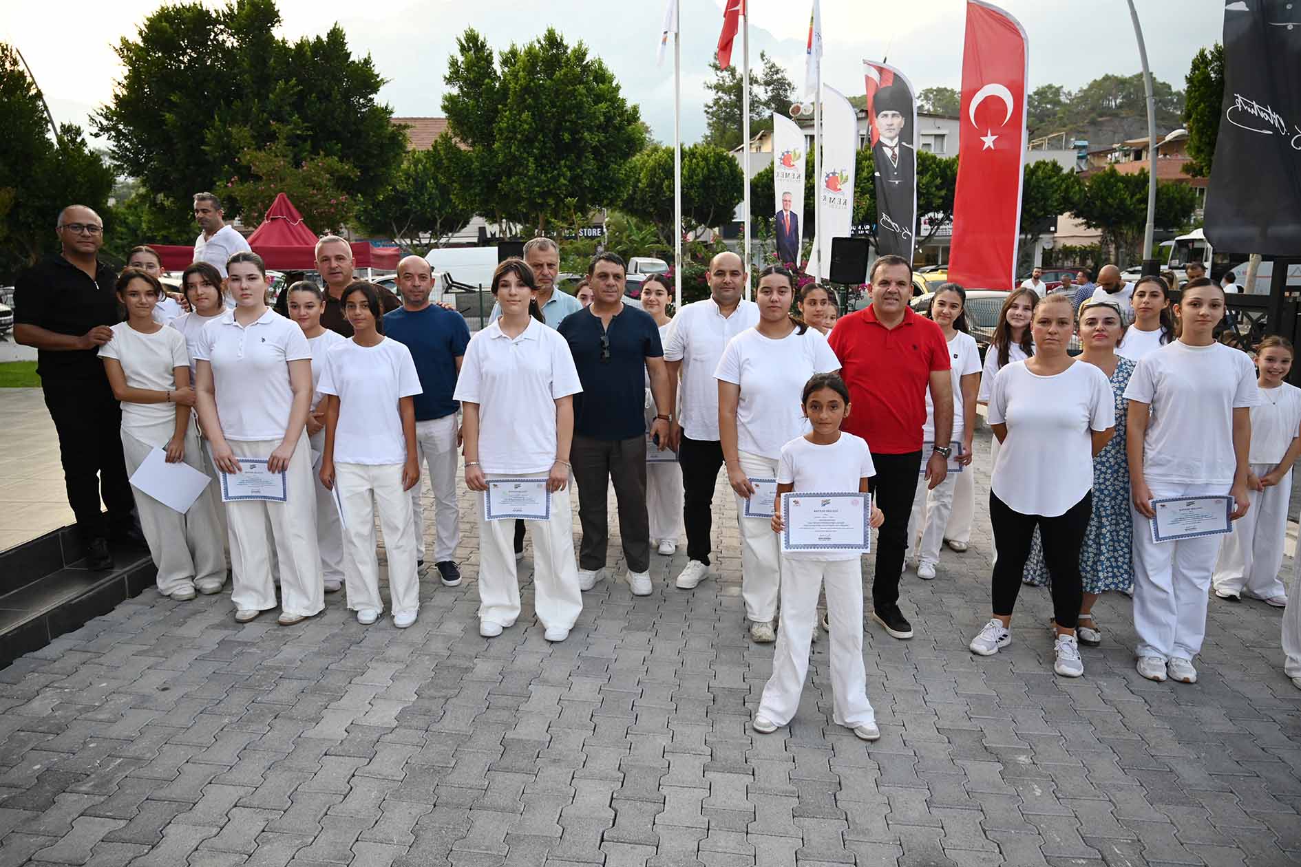 Kemer’de Yaz Sanat Kurslarında Sertifika Heyecanı