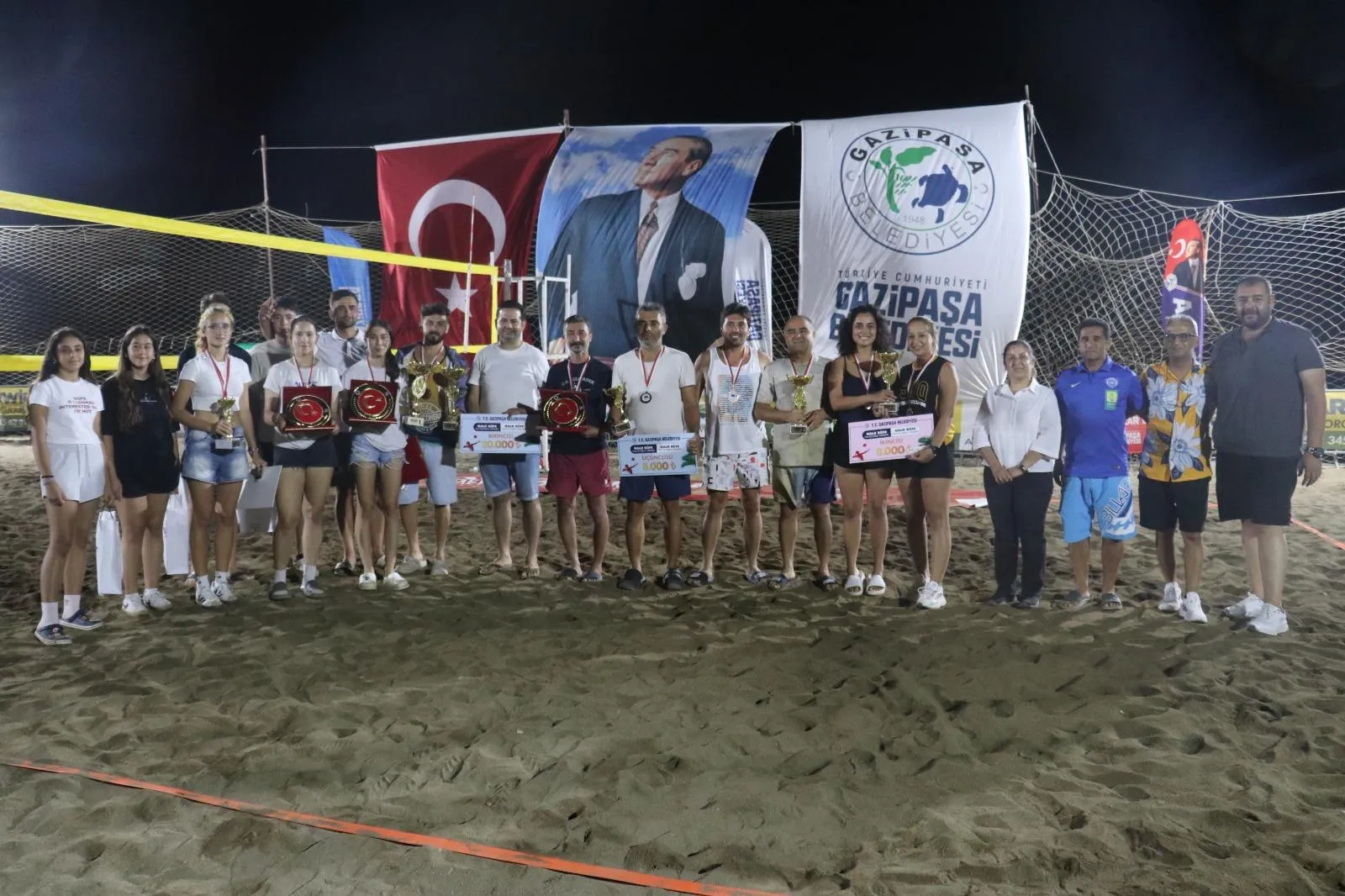 Gazipaşa’da Plaj Voleybolu Heyecanı Başlıyor