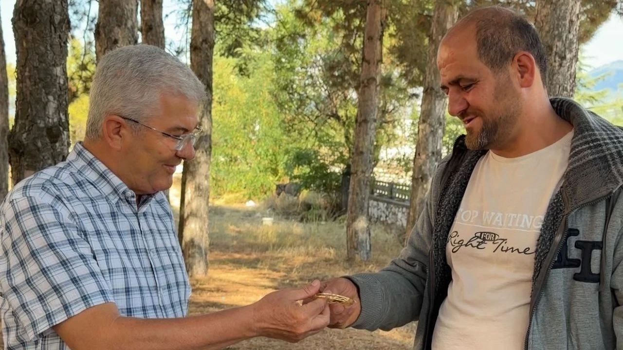 5 Ay Önce Dağda Kaybetmişti! 3 Altın Bileziği Çobanın Bulmasıyla Yeniden Kavuştu - Antalya Haber