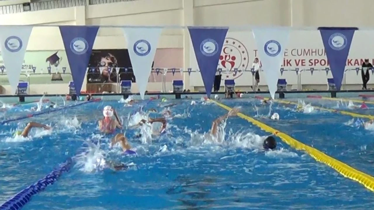 94 Çocuk Sporcu Triatlon Bölgesel Ligi'nde Yarıştı - Antalya Haber