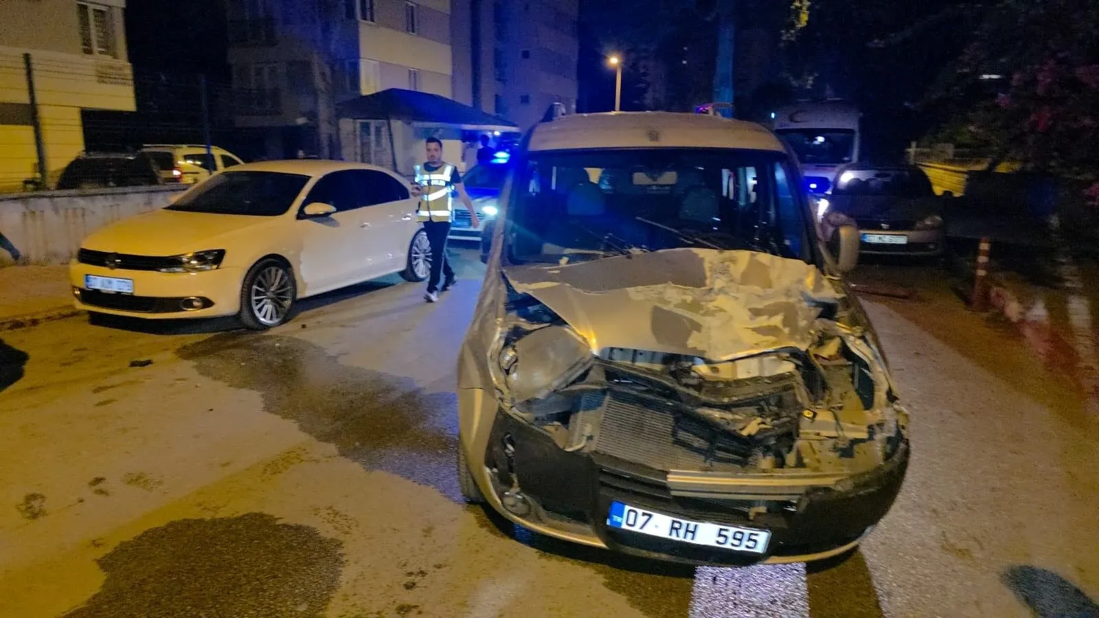 Muratpaşa’da Otomobil Takla Attı - Antalya Haber