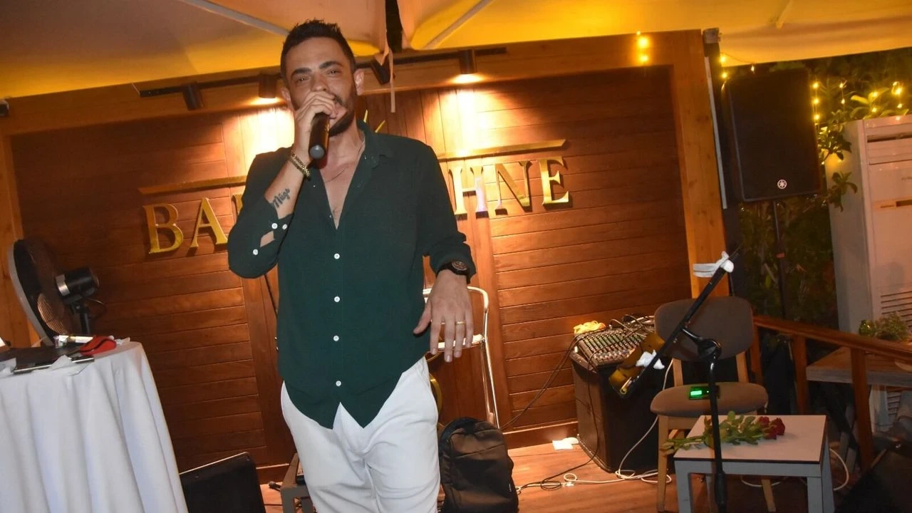 Ahmet Yüzer Babil Sahne'de - Antalya Haber
