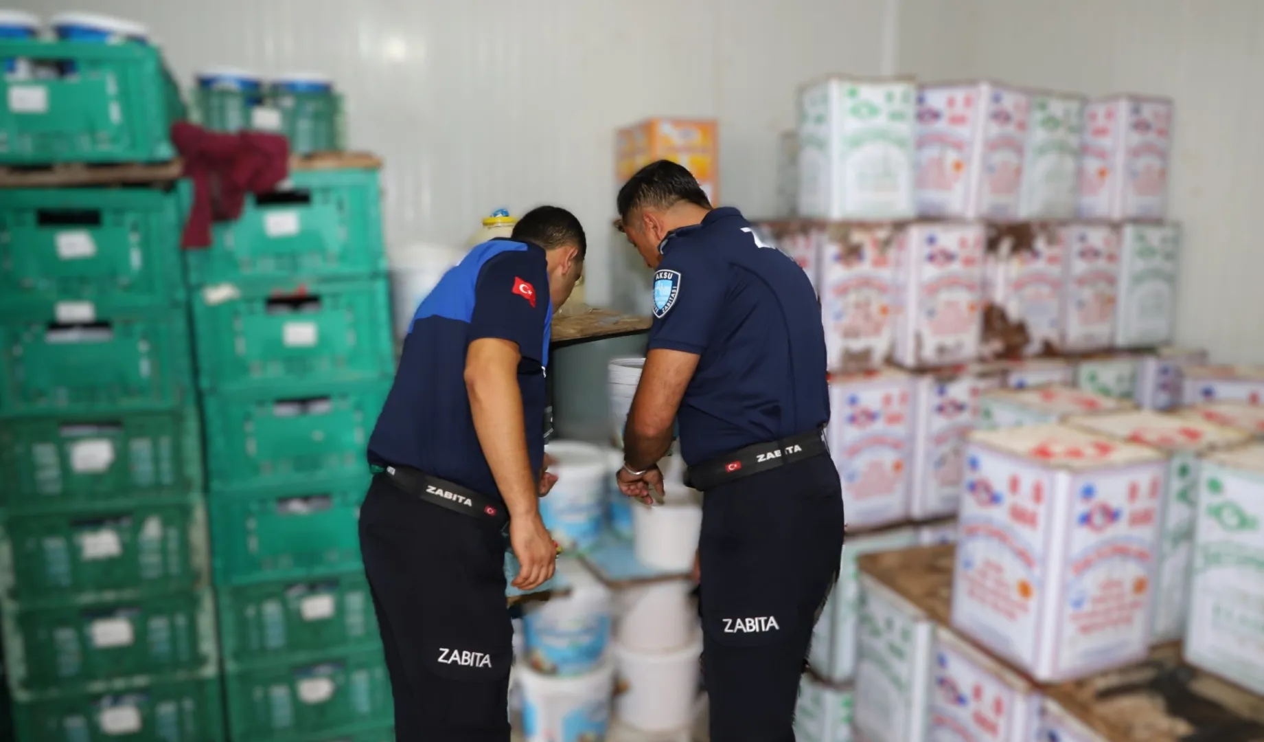 Aksu'da 15 Ton Tarihi Geçmiş Süt Ürününe El Konuldu