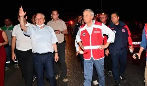 Aksu'da Başlayan Yangın Kepez'e Sıçradı