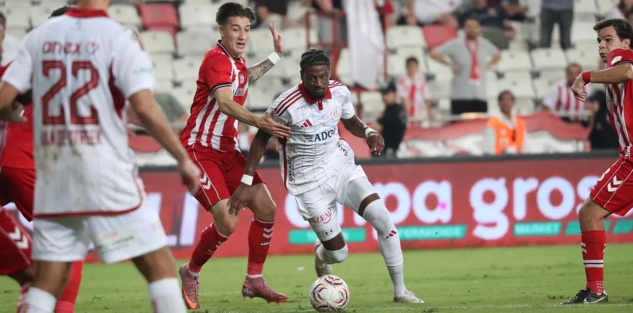 Antalyaspor, Sivasspor'a 2 - 1 Kaybetti