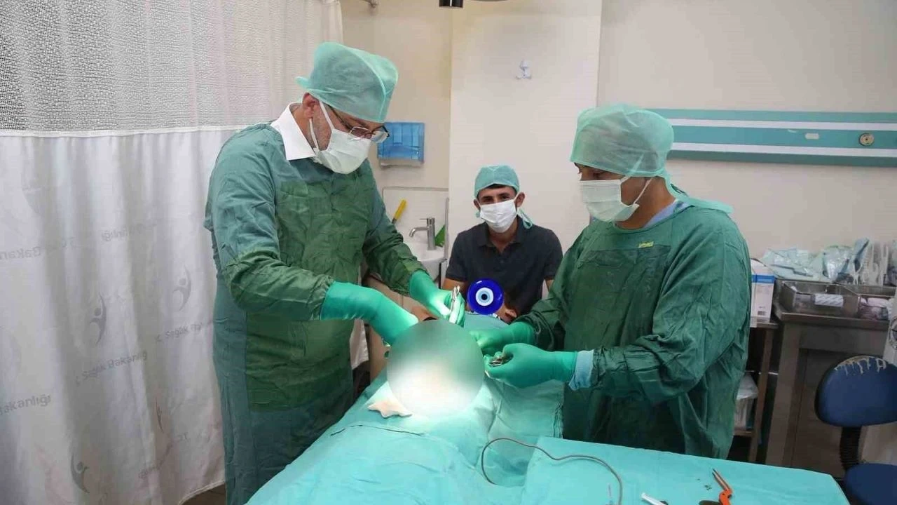 Başkan Koltuğunu Bıraktı, Ameliyata Girdi - Antalya Haber