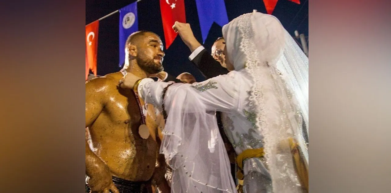 Başpehlivan Aktürk'ün Madalyasını Verdiği Özbek Gelin, 5 Milyon Tl ile Ortadan Kayboldu