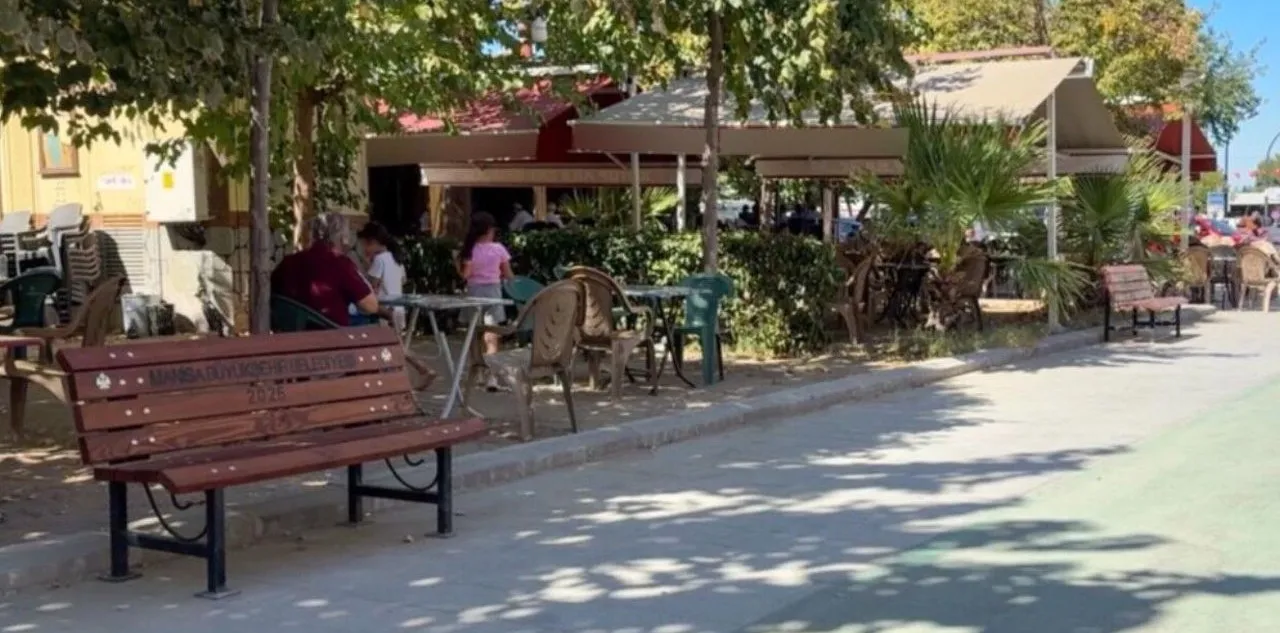 Çay Bahçesi Tuvaletinde Gizli Kamera Skandalı
