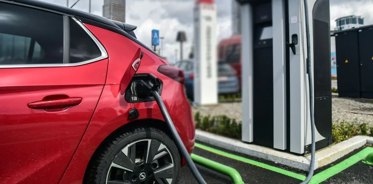 Elektrikli Araç Sayısı Artıyor, Şarj İstasyonları Bakımları Yetersiz Kalıyor
