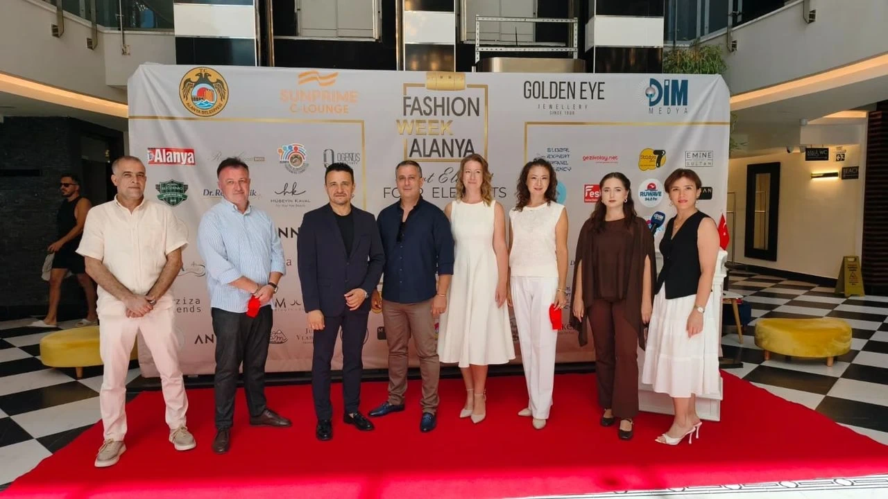 Fashion Week Alanya'da Görkemli Açılış: Moda Dünyasının Kalbi Alanya'da Atıyor - Antalya Haber