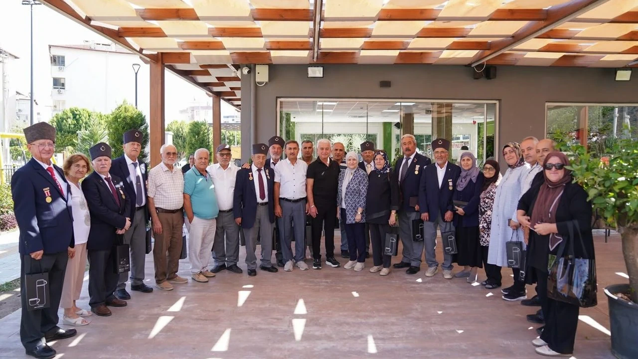 Finike Belediye Başkanı Geyikçi Gaziler ve Şehit Yakınlarıyla Buluştu - Antalya Haber