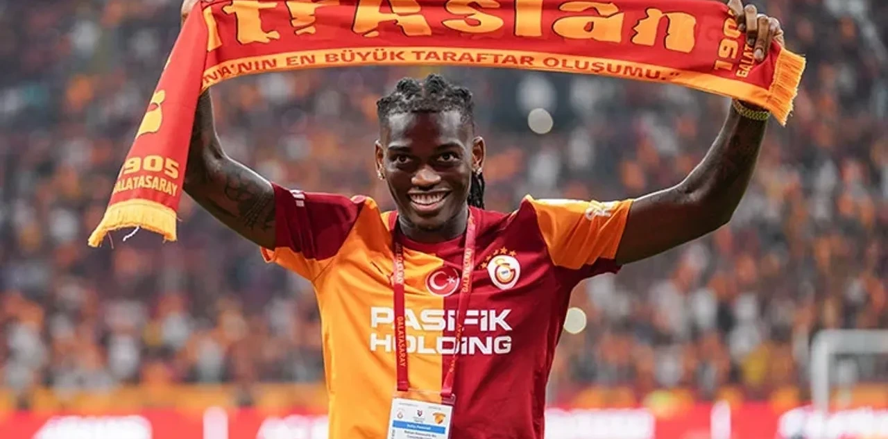 Galatasaray'ın Yeni Yıldızı Rafael Leao 10 Numarayı İstedi