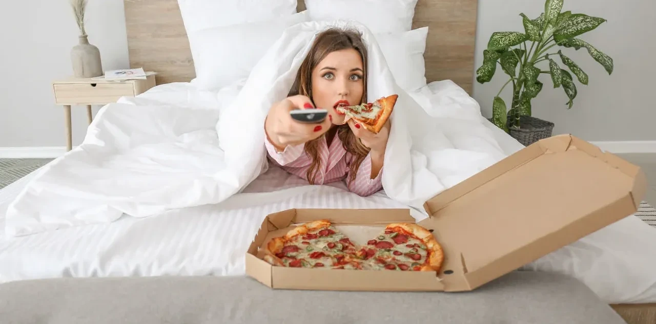Gece Geç Saatlerde Yemek Yiyenler Dikkat: Metabolizmayı Olumsuz Etkileyebilir