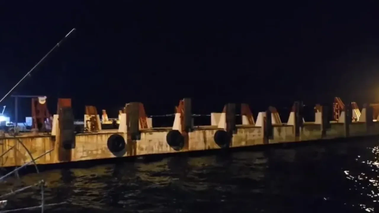 İdo Deniz Otobüsü İskeleye Çarptı: Yolcular Panik Yaşadı - Antalya Haber