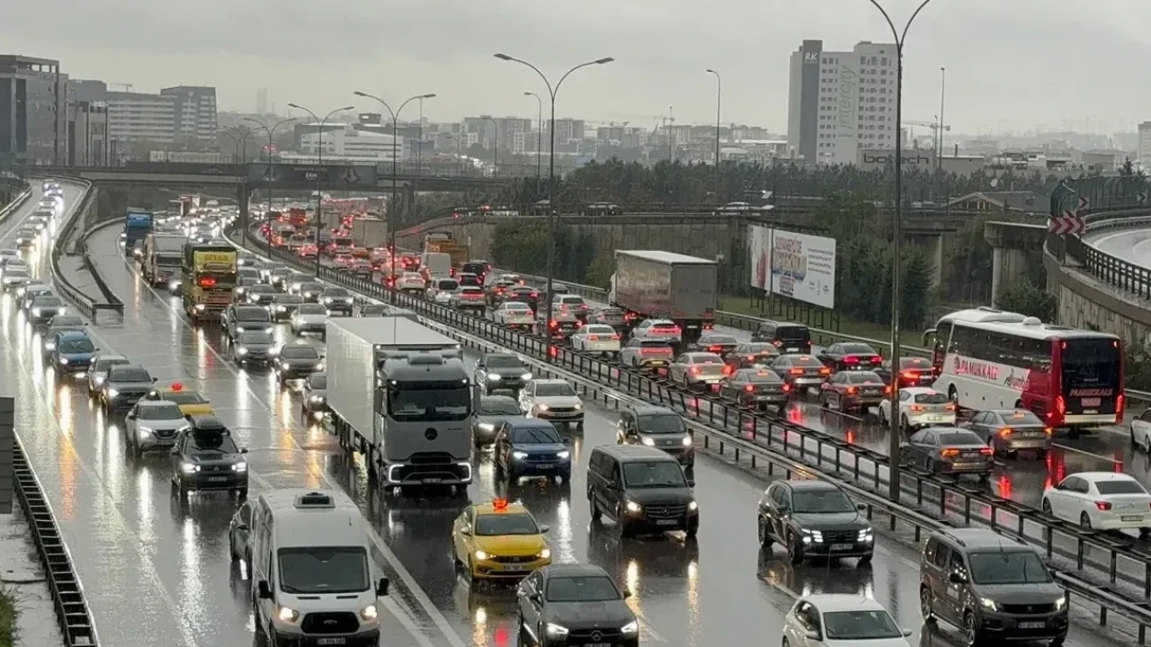 İstanbul Trafiğinde Yoğun Akşam! Yoğunluk %90'a Dayandı - Antalya Haber