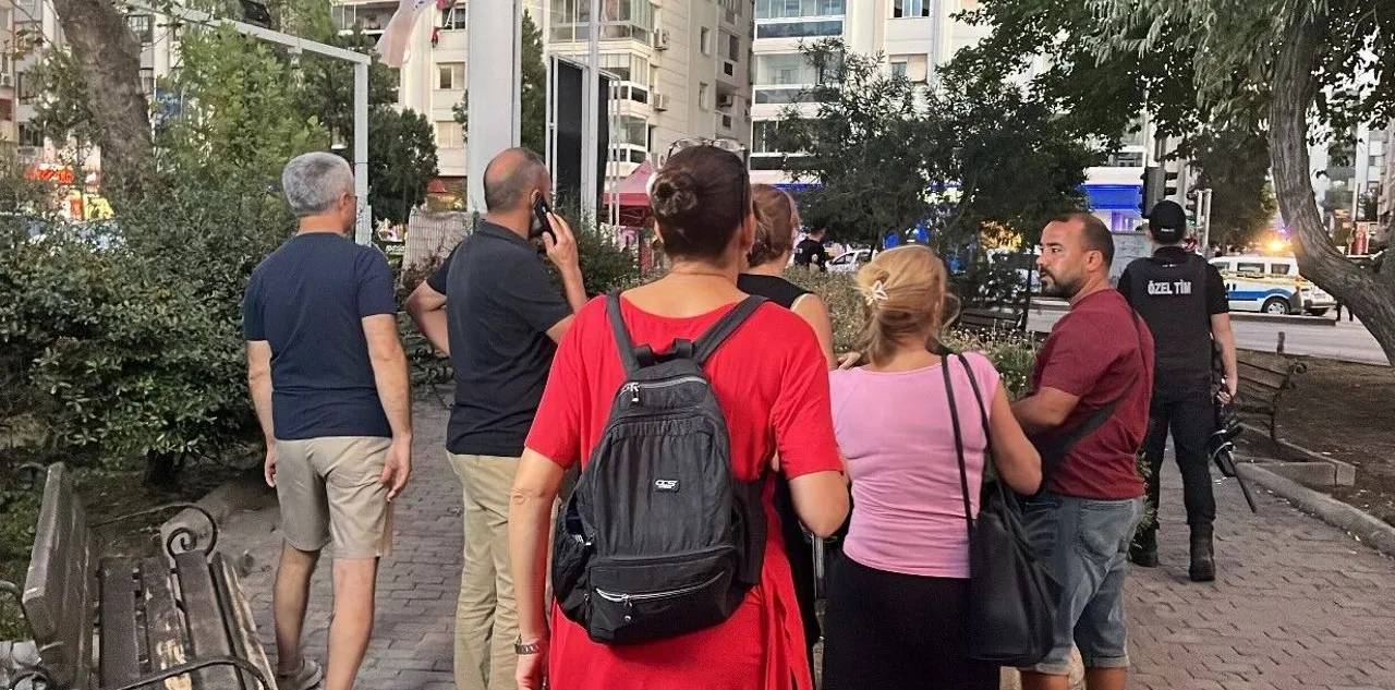İzmir'de Bankadaki Rehine Krizinde 5 Çalışan Kurtarıldı, Şüpheli Gözaltında