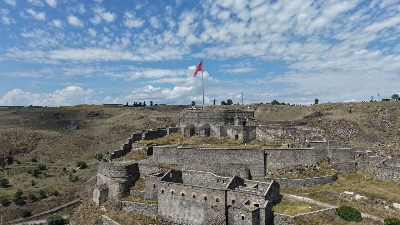 Kars Kalesi İhtişamıyla Büyülüyor - Antalya Haber