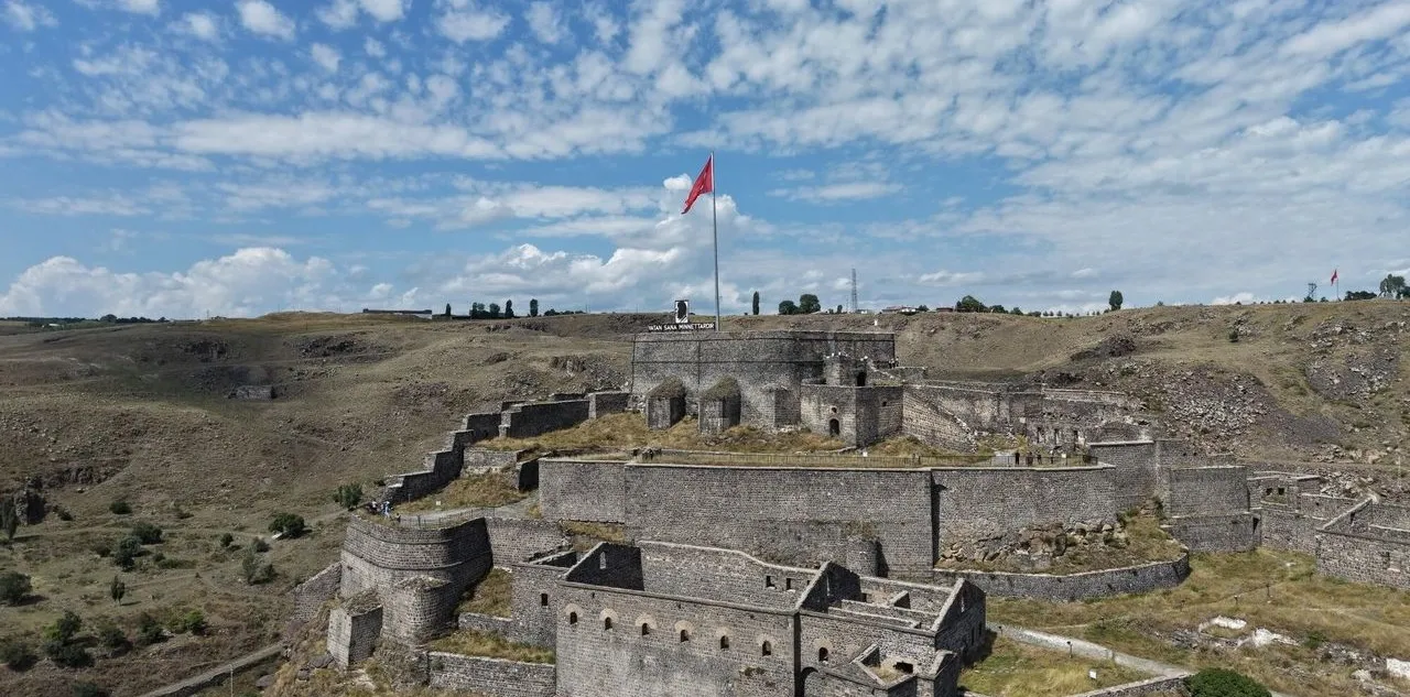Kars Kalesi İhtişamıyla Büyülüyor
