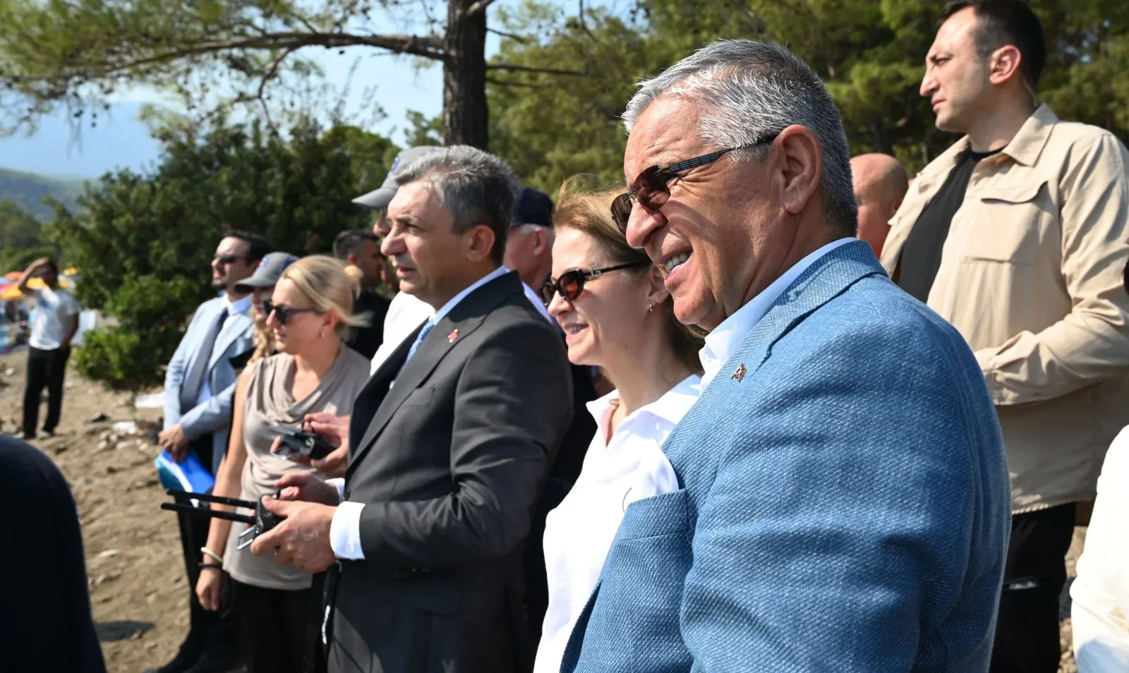 Kemer'de 575 Metrelik Deniz Bariyeri Takıldı Çöp Kaparlar Devrede