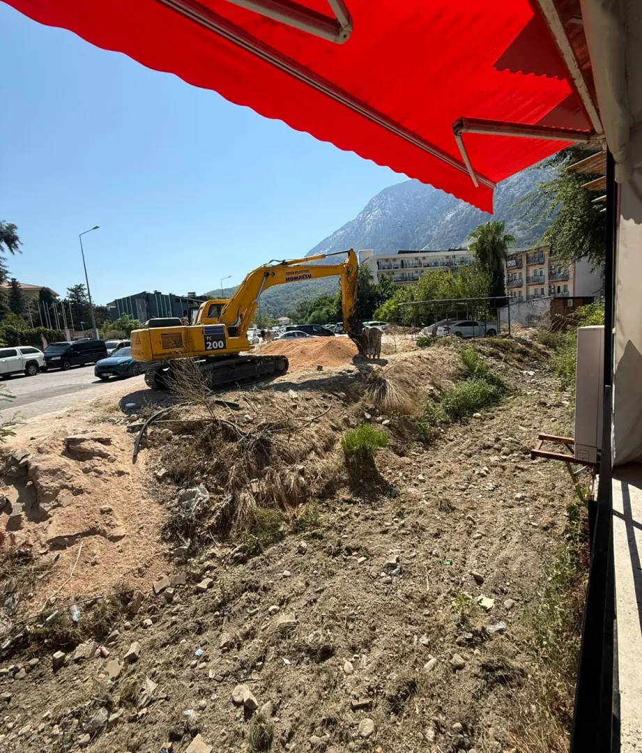 Kemer'de Dere ve Kanallarda Temizlik Çalışması