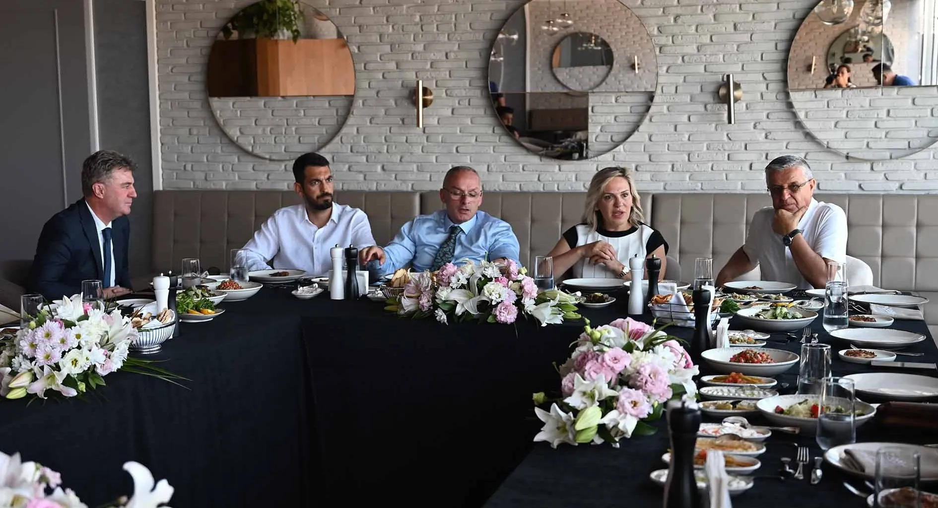 Kemer'de Tenis Akademisi Kuruluyor