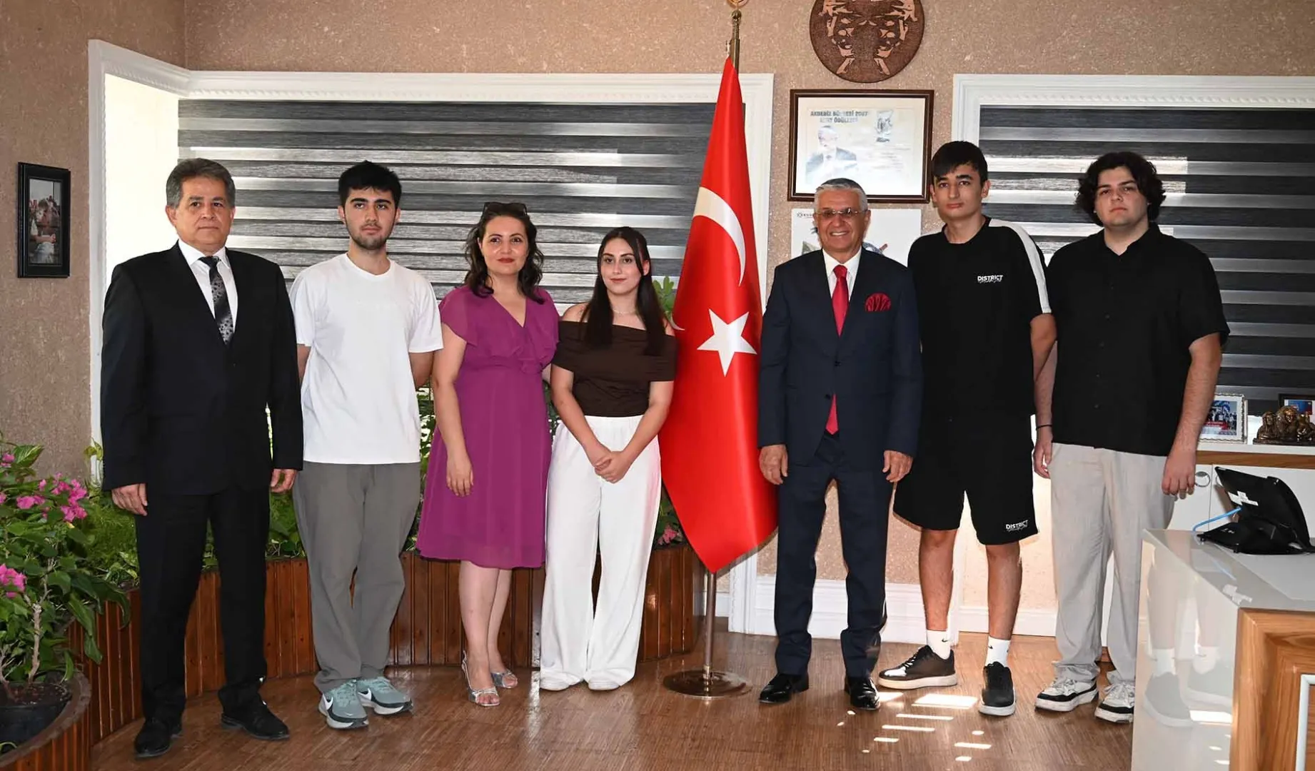 Kemer'de Ücretsiz Eğitimle Üniversite Başarısı