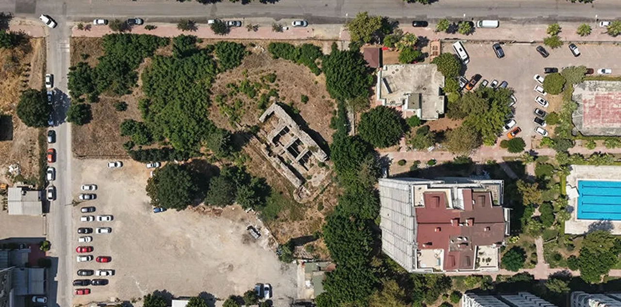 Kent Merkezindeki 1700 Yıllık Hamam